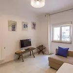1-bedroom Flat With Terrace, Near Metro & Arena 아파트 *