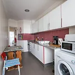 1-bedroom Flat With Terrace, Near Metro & Arena 아파트