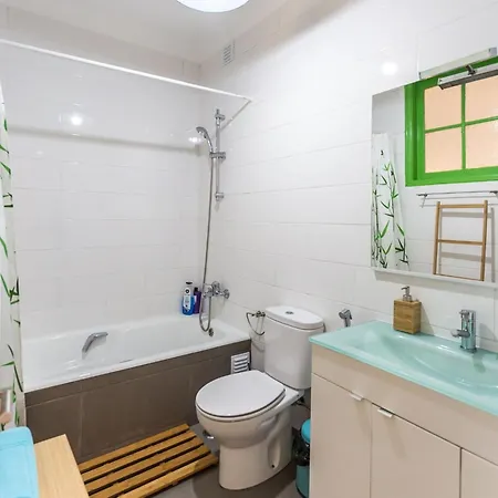 Lägenhet 1-bedroom Flat With Terrace, Near Metro & Arena Lisboa