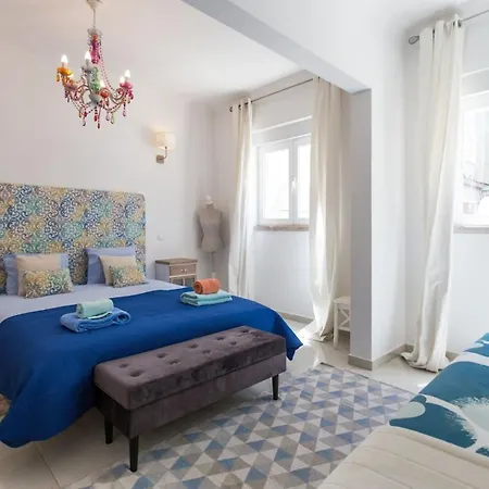 Апартаменти 1-bedroom Flat With Terrace, Near Metro & Arena Лісабон