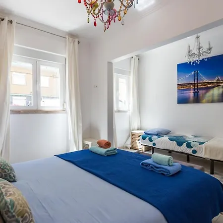 1-bedroom Flat With Terrace, Near Metro & Arena Lizbona