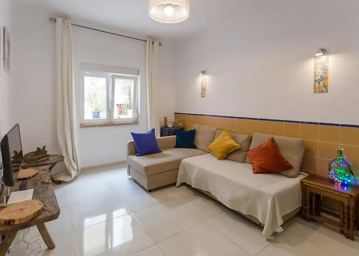 Apartman 1-bedroom Flat With Terrace, Near Metro & Arena Lisboa