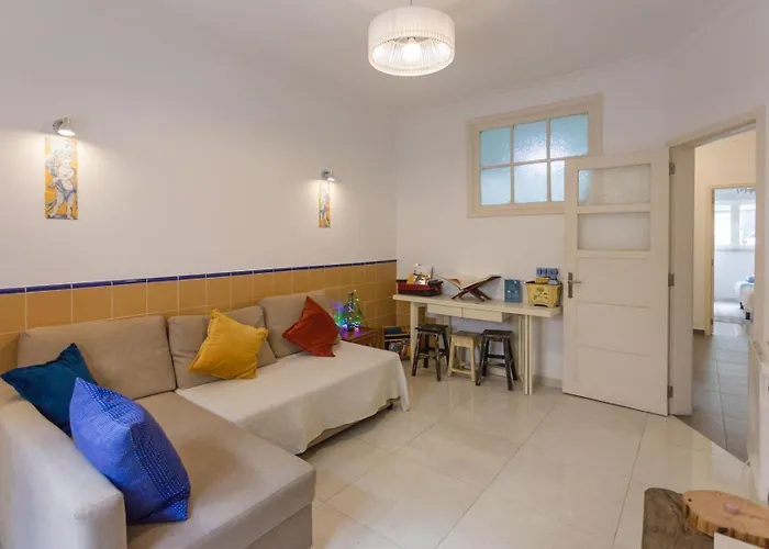 1-bedroom Flat With Terrace, Near Metro & Arena 아파트 *